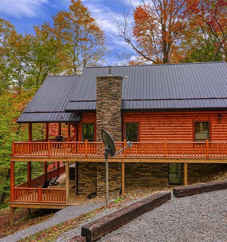 Hall's Retreat at Trickle Creek cabin view with firepit