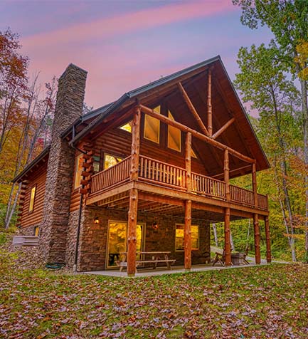 Hannah’s Hideaway Cabin at Trickle Creek cabin with trees