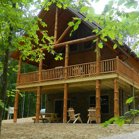 Hannah’s Hideaway Cabin at Trickle Creek cabin with trees