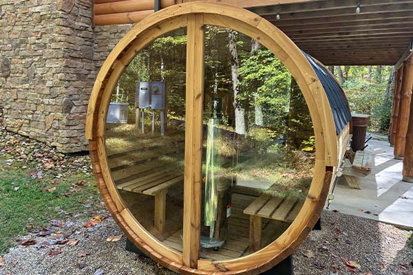 Hannah's Hideaway windows on 6 person sauna